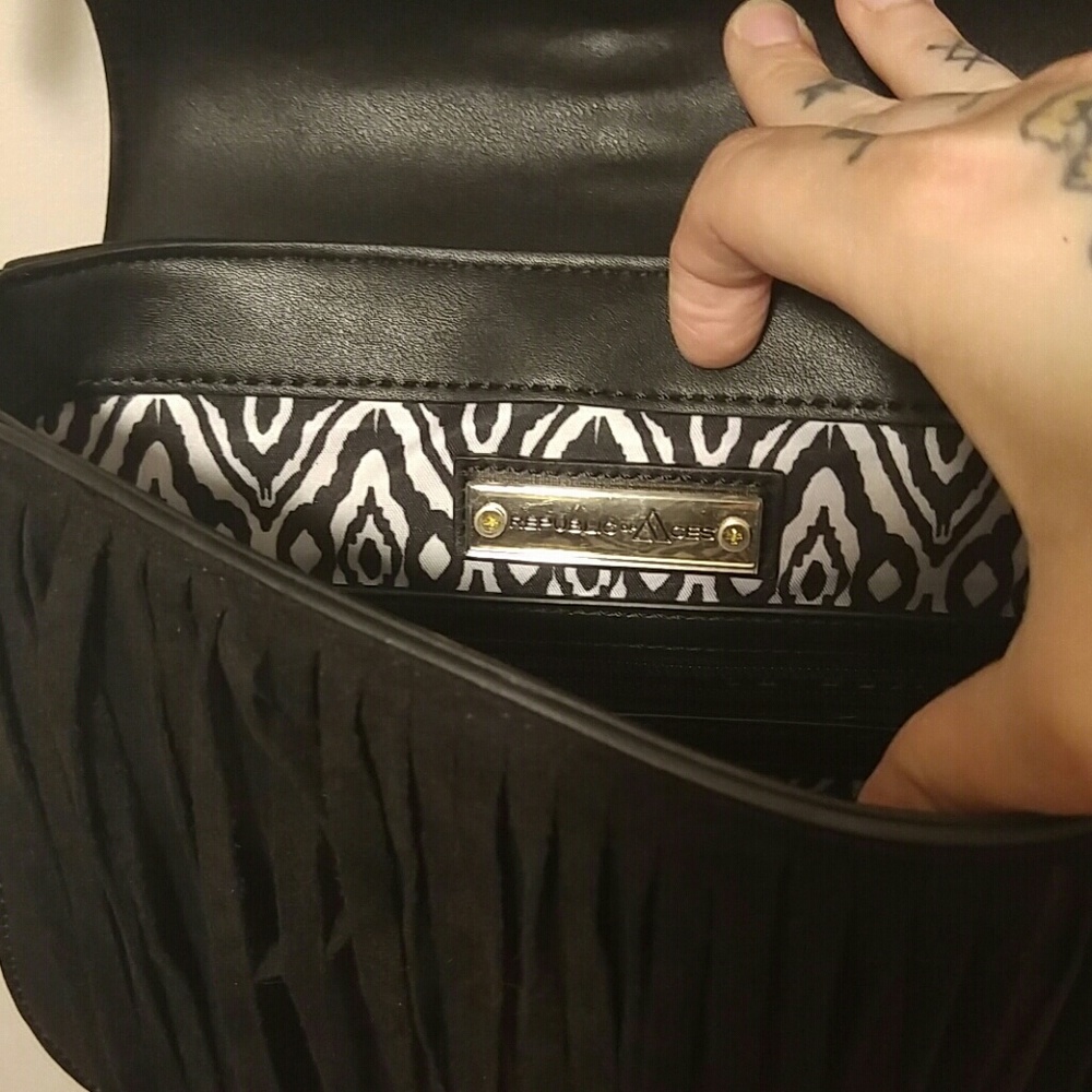 Republic of aces fringe crossbody - Picture 3 of 6